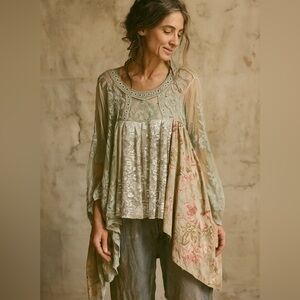 Boho Mixed Media Blouse OS Long Dramatic Sleeve Lace Sequin Embroidery Floral